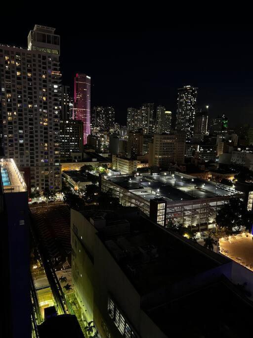 Spacious And Luxurious Apartment In Downtown Miami Exterior photo